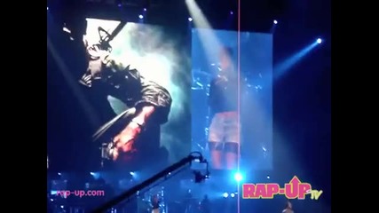 Изпълнение на ниво ! { Eminem and Rihanna } Perform Live in Los Angeles 
