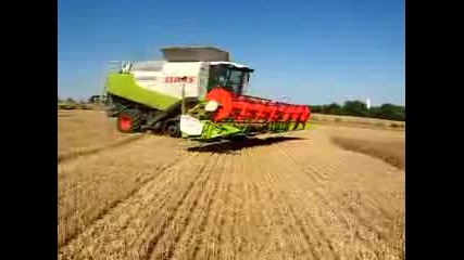 Harvest 2008 - Claas Lexion 600 on wheat