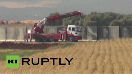 Турция: Армията вдигна стена на границата със Сирия