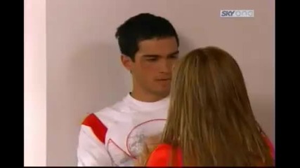 Mia y Miguel Van A Comer Con Colucci 
