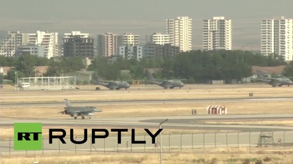 Турски „Ф-16“ се приземява след мисия