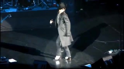 Adam Lambert - Glamorize In The Dark