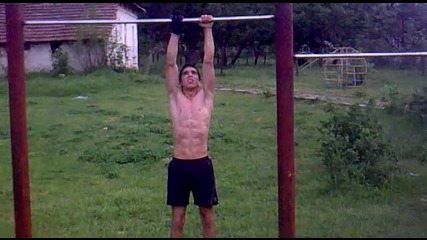 One arm pull ups ! / Набирания на една ръка !