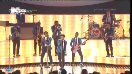 Bruno Mars - Tributo Amy Winehouse