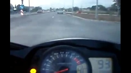 Денислав Б. - lud bg pravi 300 za sekundi suzuki gsxr 1000