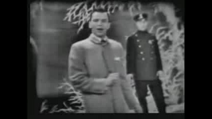 Frank Sinatra - Ive Got My Love To Keep Me Warm (1937)