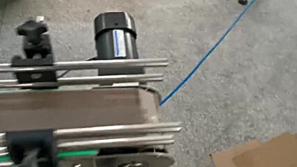 Автоматична затваряща машина на пластмасови винтови капачки