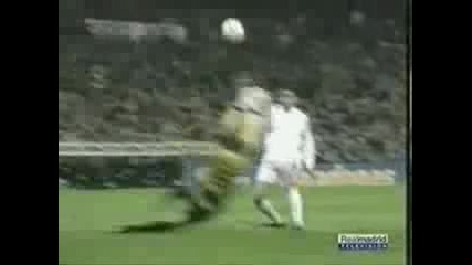 Raul gonzales blanco legenda del real madrid 