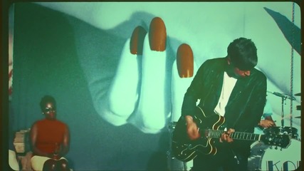 Kings Of Leon - Supersoaker # Официално видео #