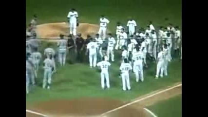 Масов бой по време на бейзболен мач 