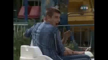 Голи И Смешни - Изненада На Лодка (смях)