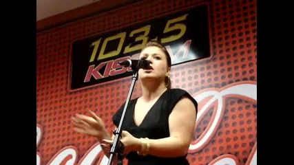 Kelly Clarkson My Life Would Suck Without You Live Kissfm Ty Bentli Chicago October 2009 