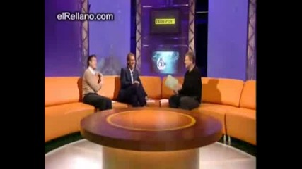 Малко дете се базика с Джерард