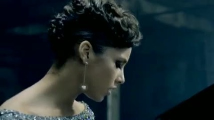 Alicia Keys - Try Sleeping With A Broken Heart