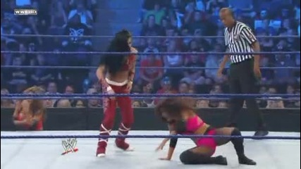 Smackdown 2009/07/31 Michelle & Layla vs Melina & Eve