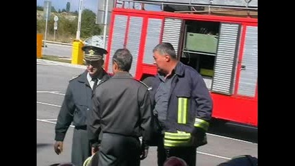 Малка Линия След Мен [пожарникарите най - великите хора !!!]