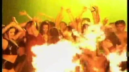 Gloria Estefan - Oye ( Spanish Version 1998 Official Music Video ) 