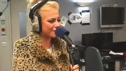Pixie Lott - Broken Arrow (live @ Radio 1s Live Lounge ) 