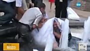 Сватбена фотосесия: Младоженци паднаха във фонтан