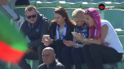 Феновете на Левски и ЦСКА заемат местата си на стадион "Васил Левски"