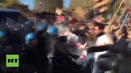 Italy: Leftists clash with police during anti-Lega Nord demo