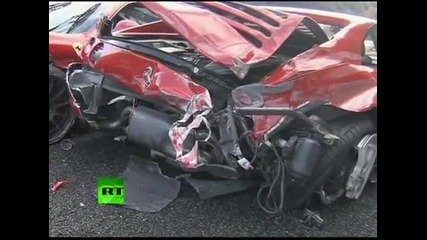 Купчина от 14 суперавтомобила Ferrari в Япония