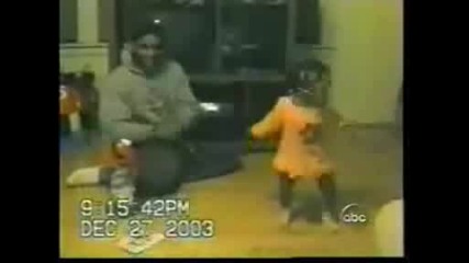 Little Girl Dancing Like Beyonce