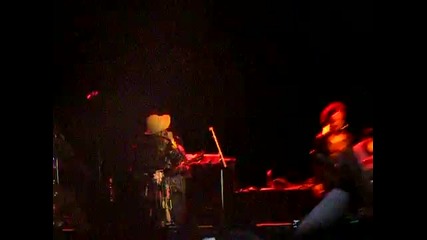 Still Got It? Lauryn Hill Performs Doo Wop In New Zealand Live! 
