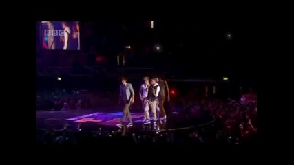 One Direction - Na Na Na & What Makes You Beautiful Live at Teen Awards