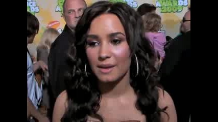Demi Lovato at the Kids Choice Awards (bop & Tiger Beat)