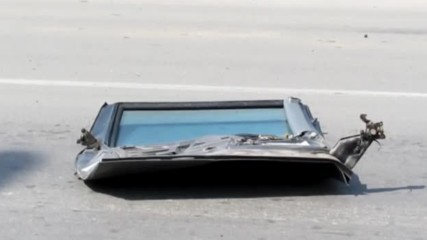 Пенсионер изхвърча от автомобила си след удар в бетоновоз