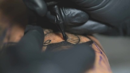 Правене на татуировка на забавен каданс - Slow Motion Tattoo ( full Hd)