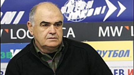 Грозданов: Смениха датата на мача заради Ивелин Попов, Янев поиска други топки