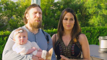 Nikki Bella and John Cena show off their San Diego home: Total Bellas Bonus Clip, May 20, 2018
