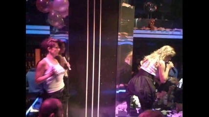 Джина Стоева и Ивена - Една Новина (live Club Deluxe) 03.12.10 