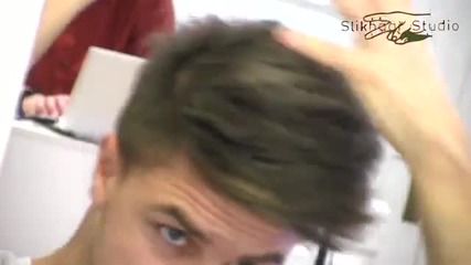 Fresh footballer hair tutorial men's soccer player look - How to use flatiron and hair wax