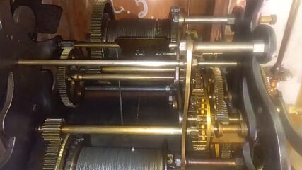 Часовниковата кула във Варна преустановява работа за два дни