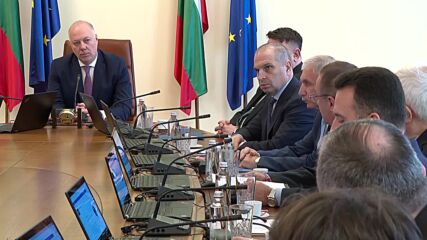Кабинетът отговори на нападките за магистрала Русе - Велико Търново