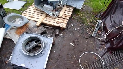 Peralniata Hotpoint e luda