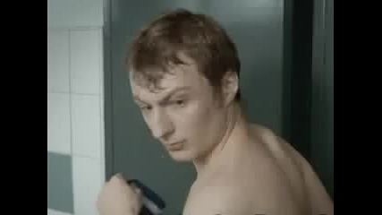 Смях! Нека си сменим тениските 