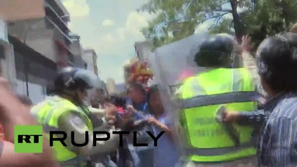 Venezuela: Man dies amid clashes as jailed opposition leader awaits verdict in Caracas