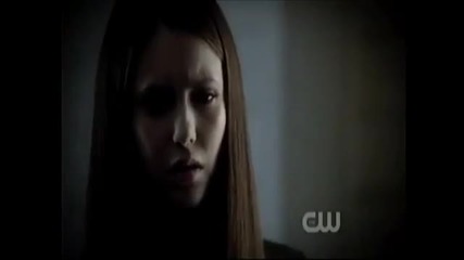 Целувката на Деймън и Елена.3x10