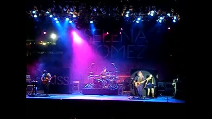 Selena Gomez at the La County Fair - I Dont Miss You At All 