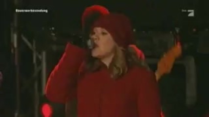 Kelly Clarkson My Life Would Suck Without You Live Austria 2009 