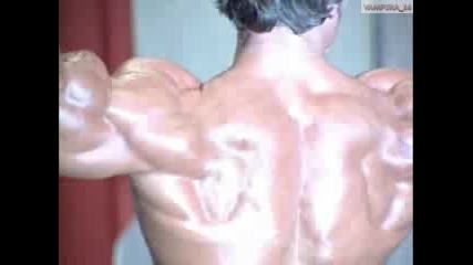 Arnold Schvarzenegar Мистър Олимпиа 1975 показва завидно тяло