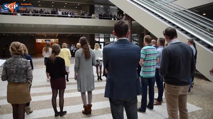 'amazing Grace' Flashmob in Tweede Kamer gebouw