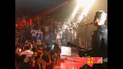 Maroon 5 ft Rihanna - If I Never See Your Face Again (Live on FNMTV 27-06-08)