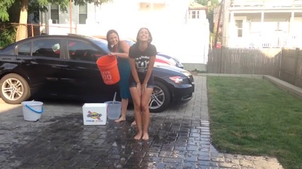 2 Girls, 9 Buckets - Als Ice Bucket Challenge