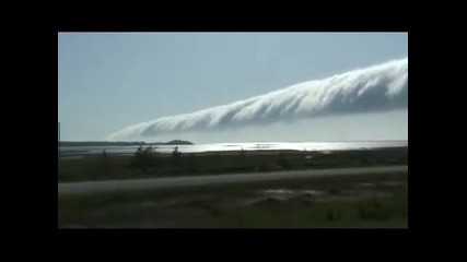 Невероятно облак във форма на бургия