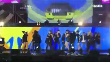 2ne1 - Go Away ~ 2010 Hallyu Dream Concert 